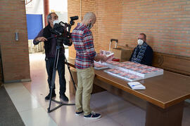Stand de venta. "Dialogando" con Raquel Haro. Facultad de Psicología y Logopedia de la Universidad de Málaga. Febrero de 2022