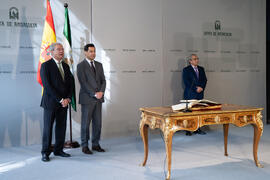 Rogelio Velasco, Juan Manuel Moreno Bonilla y José Ángel Narváez. Toma de posesión de D. José Ángel Narváez Bueno como Rector de la Universidad de Málaga. Palacio de San Telmo, Sevilla. Enero de 2020