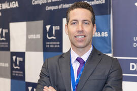 Néstor Romero. 6º Congreso Internacional de Actividad Física Deportiva para Mayores. Escuela Técnica Superior de Ingeniería de Telecomunicaciones y de Informática. Marzo de 2015