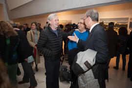 Momentos previos a la inauguración de la exposición "Paisajes Andaluces", de Eugenio Chicano. Museo del Patrimonio Municipal. Diciembre de 2016
