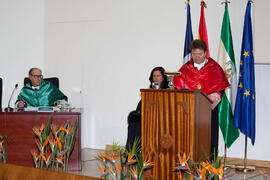 Investidura como Doctor "Honoris Causa" de D. Vicenç Navarro por la Universidad de Málaga. Paraninfo. Diciembre de 2009