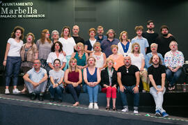 Foto de grupo tras la clase magistral "Clown: El arte de hacer el payaso". Curso de Verano "El humor en las artes escénicas". Marbella. Julio de 2018
