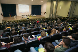 Beatriz Lacomba imparte la ponencia "Prueba para el acceso y admisión a la Universidad". Jornadas de Puertas Abiertas de la Universidad de Málaga. Complejo Polideportivo Universitario. Abril de 2018