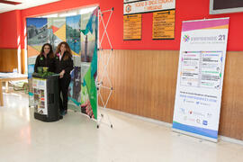 Estand de Gran Senda de Málaga. Seminario "Emprende 21". Facultad de Ciencias Económicas y Empresariales. Noviembre de 2016