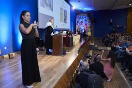 Intérprete de signos. Apertura del Curso Académico 2024/2025 de la Universidad de Málaga. Paraninfo. Septiembre de 2024