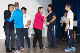 Entrega del premio Inclusión a los miembros de la Fundación Málaga Club de Fútbol EDI- Málaga Genuine. Gala del Deporte Universitario 2019. Escuela Técnica Superior de Ingeniería de Telecomunicaciones. Junio de 2019