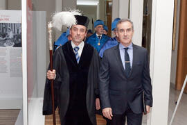 José Carlos Haro y Miguel Porras en la investidura como Doctor "Honoris Causa" de D. Antonio García-Bellido por la Facultad de Ciencias de la Universidad de Málaga. Rectorado. Marzo de 2015