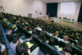 Beatriz Lacomba imparte la ponencia "Prueba para el acceso y admisión a la Universidad". Jornadas de Puertas Abiertas de la Universidad de Málaga. Complejo Polideportivo Universitario. Abril de 2018