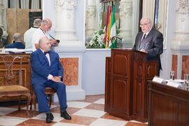 Eugenio Chicano en su nombrabiento como miembro de la Real Academia de Bellas Artes de San Telmo. Salón de los Espejos, Ayuntamiento de Málaga. Septiembre de 2016