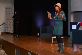 Raquel Haro. Dialogando sobre "cómo convertir tus dramas en una bonita historia". Facultad de Psicología y Logopedia de la Universidad de Málaga. Febrero de 2022
