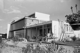 Obras de remodelación de la planta de envasado de Coca-Cola en el polígono San Julián. Málaga. Febrero de 1963