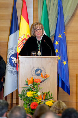 Adelaida de la Calle en la investidura como Doctor "Honoris Causa" de D. Antonio García-Bellido por la Facultad de Ciencias de la Universidad de Málaga. Rectorado. Marzo de 2015