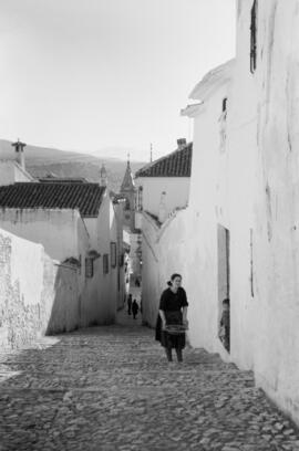 Málaga. Vistas de una de las calles de Archidona. Enero de 1963