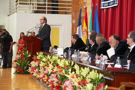 Imposición de la Medalla de Oro de la Universidad de Málaga a D. Ángel Gabilondo Pujol. Facultad de Derecho. Junio de 2011