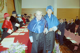 Investidura como Doctor "Honoris Causa" de D. Alberto Dou i Mas de Xexàs por la Universidad de Málaga. Salón de Actos del Rectorado. Mayo de 2002