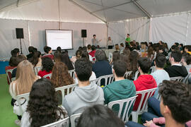Alumno de Ciencias imparte una charla sobre su titulación. Jornadas de Puertas Abiertas de la Universidad de Málaga. Complejo Polideportivo Universitario. Abril de 2018