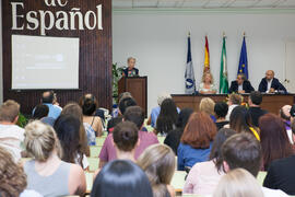 Intervención de una alumna del CIE-UMA en su graduación el Día del Español. Centro Internacional de Español de la Universidad de Málaga. Junio de 2016