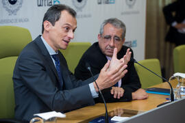 Pedro Duque y José Ángel Narváez. Consejo de Gobierno extraordinario de la Universidad de Málaga. Edificio del Rectorado. Junio de 2018