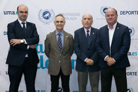 Foto de grupo previo a la Gala del Deporte Universitario 2018. Escuela Técnica Superior de Ingeniería de Telecomunicaciones. Junio de 2018