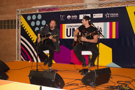 Concierto del III Certamen de Cantautores Destino UMA. Jornadas de Puertas Abiertas de la Universidad de Málaga. Complejo Polideportivo Universitario. Abril de 2015