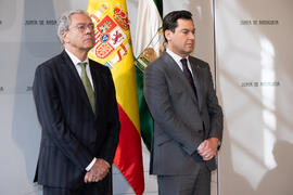 Rogelio Velasco y Juan Manuel Moreno Bonilla. Toma de posesión de D. José Ángel Narváez Bueno como Rector de la Universidad de Málaga. Palacio de San Telmo, Sevilla. Enero de 2020