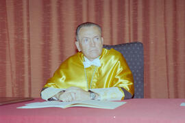 Investidura como Doctor "Honoris Causa" de D. Gonzalo Piedrola Angulo por la Universidad de Málaga. Paraninfo. Marzo de 2000