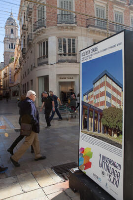 Exposición "La Universidad de Málaga del Siglo XXI". Calle Larios. Enero de 2017