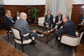 Reunión con el alcalde de Málaga posterior a la firma del convenio con la Universidad de Sharjah, Emiratos Árabes. Ayuntamiento de Málaga. Noviembre de 2015
