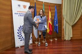 Entrega del Premio del Aula de Economía y Deporte de la Universidad de Málaga a Sarah Almagro Vallejo. Edificio del Rectorado. Febrero de 2024
