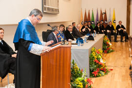 Francisco José Palma Molina en la imposición de la Medalla de Oro de la Universidad de Málaga a Adelaida de la Calle. Paraninfo. Mayo de 2016