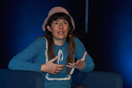 Raquel Haro. Dialogando sobre "cómo convertir tus dramas en una bonita historia". Facultad de Psicología y Logopedia de la Universidad de Málaga. Febrero de 2022