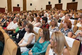 Asistentes a la graduación y clausura del curso del Aula de Mayores de la Universidad de Málaga. Paraninfo. Junio de 2015