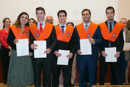 Grupo de alumnos en su graduación de Máster de la Facultad de Ciencias Económicas y Empresariales de la Universidad de Málaga. Paraninfo. Mayo de 2017