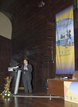 Conferencia de Antonio Merino. 2º Congreso Internacional de Actividad Físico-Deportiva para Mayores de la Universidad de Málaga. Palacio de Ferias y Congresos de Málaga. Marzo de 2007