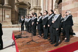 Coro Oficial de la Universidad de Málaga. Acto de la Hermandad de los Estudiantes en la Catedral. Plaza del Obispo, Málaga. Marzo de 2018