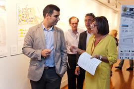 Presentación de las exposiciones realizadas con los trabajos de los alumnos de Arquitectura y Bellas Artes. Rectorado. Septiembre de 2013