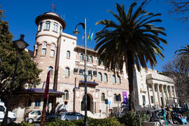 Edificio del Rectorado tras la restauración de su veleta. Málaga. Febrero de 2019