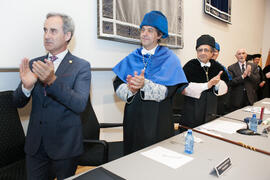 Miguel Porras Fernández, Juan Teodomiro López y José Ángel Narváez en la imposición de la Medalla de Oro de la Universidad de Málaga a Adelaida de la Calle. Paraninfo. Mayo de 2016