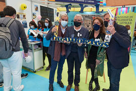 foto de grupo. Visita a la Jornada de Puertas Abiertas de la Universidad de Málaga. Complejo Polideportivo Universitario. Marzo de 2022