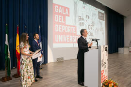 Javier Lozano Cid en la Gala del Deporte Universitario 2017. Escuela Técnica Superior de Ingeniería de Telecomunicaciones. Junio de 2017