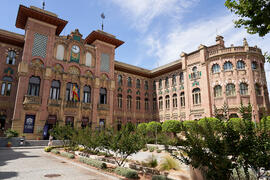 Edificio del rectorado. Imposición de la Medalla de Oro de la Universidad de Córdoba a la Universidad de Málaga. Córdoba. Junio de 2022