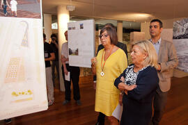 Presentación de las exposiciones realizadas con los trabajos de los alumnos de Arquitectura y Bellas Artes. Rectorado. Septiembre de 2013