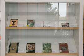 Exposición bibliográfica “Arqueología malagueña en la biblioteca”. Inauguración de las actividades con motivo del Día Internacional del Libro. Biblioteca General. Abril de 2018