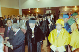 Investidura como Doctor "Honoris Causa" de D. Alberto Dou i Mas de Xexàs por la Universidad de Málaga. Salón de Actos del Rectorado. Mayo de 2002