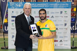 Premio a Máximo Goleador para Johnny Gomes de Brasil. Acto de clausura y entrega de medallas. 14º Campeonato del Mundo Universitario de Fútbol Sala 2014 (FUTSAL). Antequera. Julio de 2014