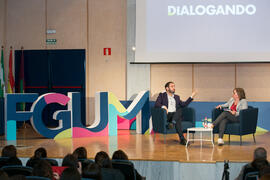 Pere Estupinyà y Esther Luque. Conferencia "Dialogando", con Pere Estupinyà. Facultad de Ciencias. Octubre de 2018