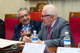 José Ángel Narváez y José Sánchez Maldonado en su nombramiento como Alumno de Honor de la Facultad de Ciencias Económicas y Empresariales. Facultad de Ciencias Económicas y Empresariales. Diciembre de 2019