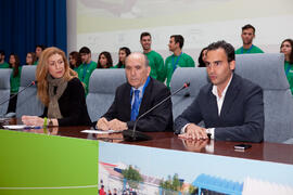 Chantal Pérez, Pedro Montiel y Daniel Pérez. Acto de clausura del 6º Congreso Internacional de Actividad Física Deportiva para Mayores. Escuela Técnica Superior de Ingeniería de Telecomunicaciones y de Informática. Marzo de 2015