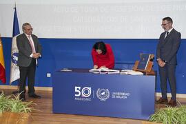 Toma de posesión de Inmaculada Ayala Viñas como profesora titular del Área de Lenguajes y Sistemas Informáticos de la Universidad de Málaga. Toma de posesión de nuevos catedráticos y profesores titulares de la Universidad de Málaga. Paraninfo. Noviembre de 2023