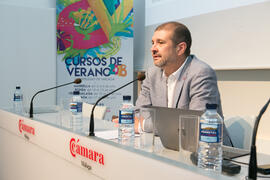 Víctor Fernando Muñoz presenta el curso "Principios de la Economía Circular". Cursos de Verano de la Universidad de Málaga. Málaga. Julio de 2018